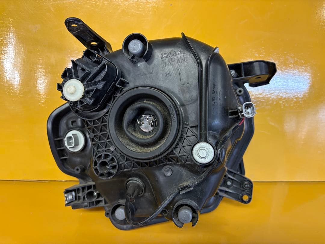 スズキ MR31S MR41S ハスラー 純正ヘッドライト左/ハロゲン