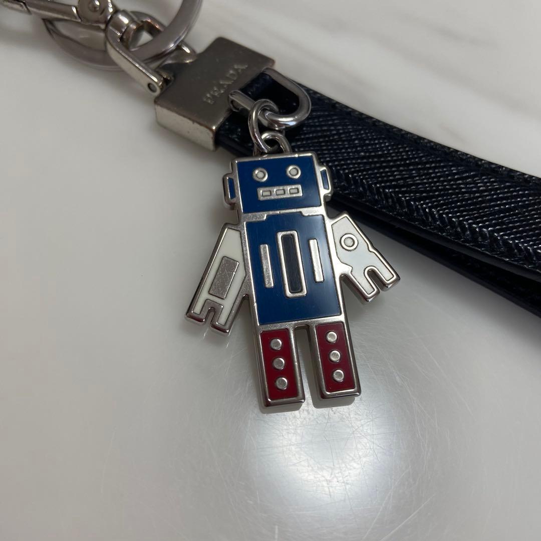 【人気】PRADA プラダ　ロボットチャームキーホルダー　キーリング