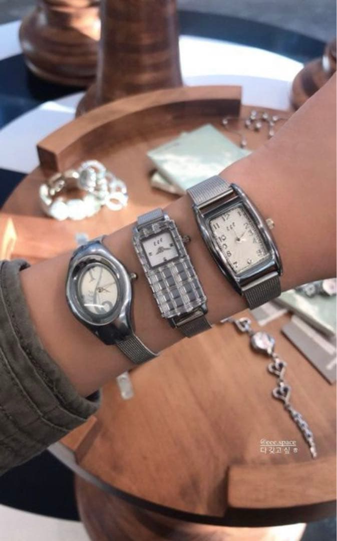 eee.space 時計　ウォッチ　musinsa smyeon