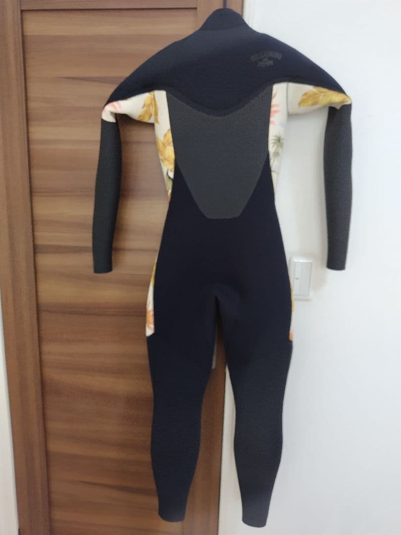 ビラボンセミドライ レディースMLサイズ新品、送料無料！