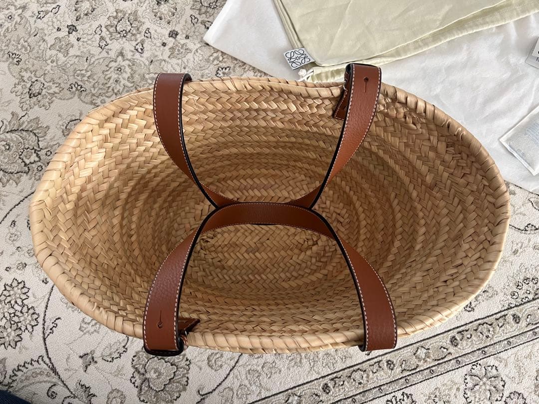ロエベ　かごバック　ミディアム　美品・定価91,300円→44,444円