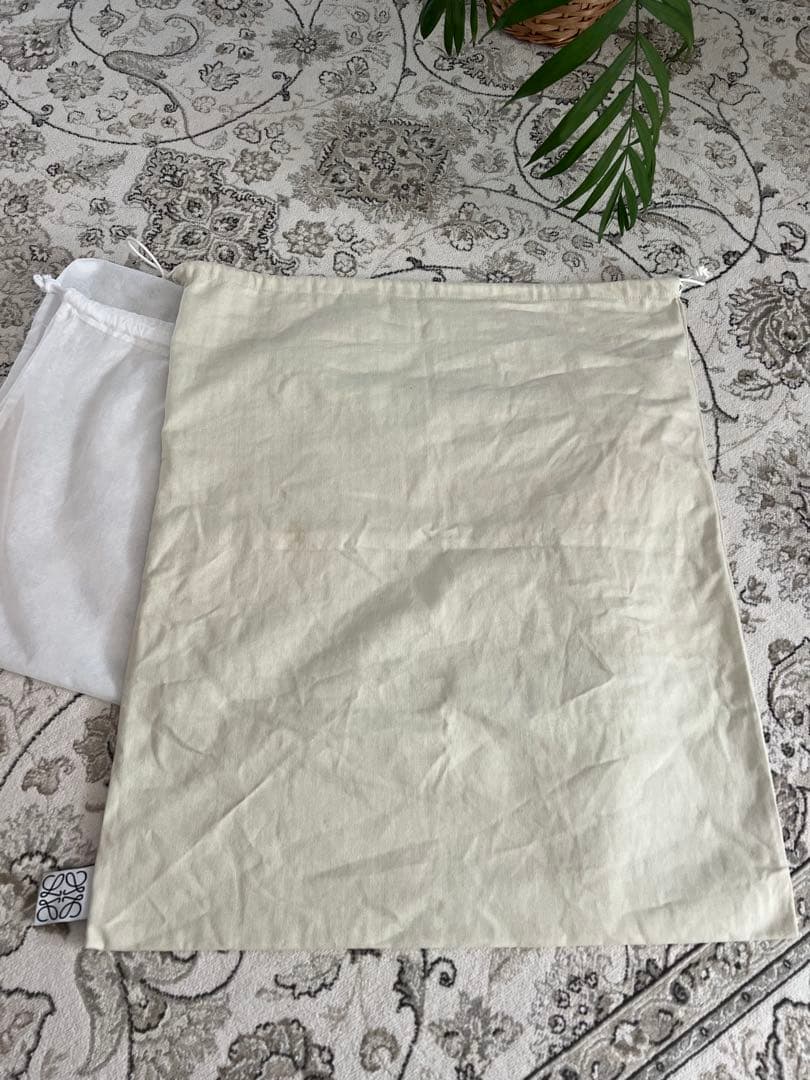 ロエベ　かごバック　ミディアム　美品・定価91,300円→44,444円