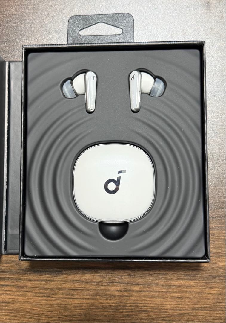 ワイヤレスイヤホン Soundcore Liberty 4 ホワイト