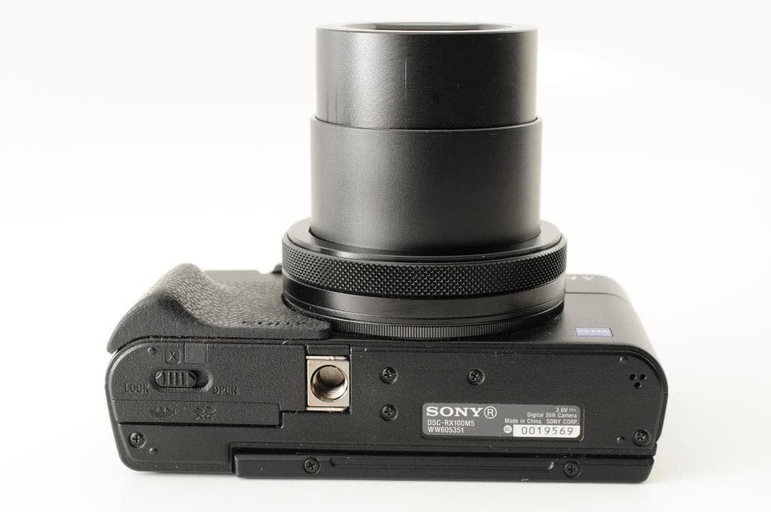 デジタルカメラ Sony Cyber-Shot DSC-RX100M5 Kazu0719