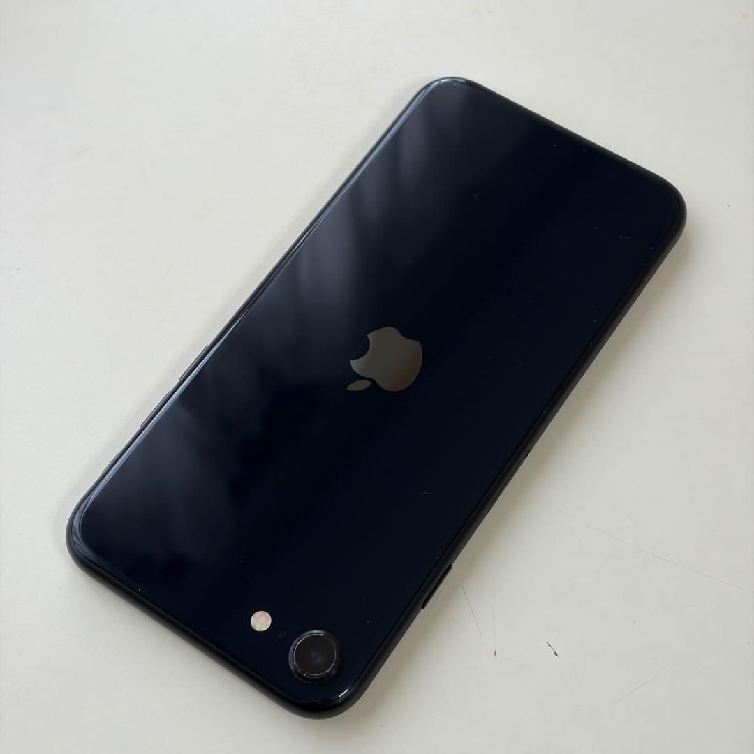 バッテリー新品　iPhoneSE第3世代64GB SIMフリー　美品