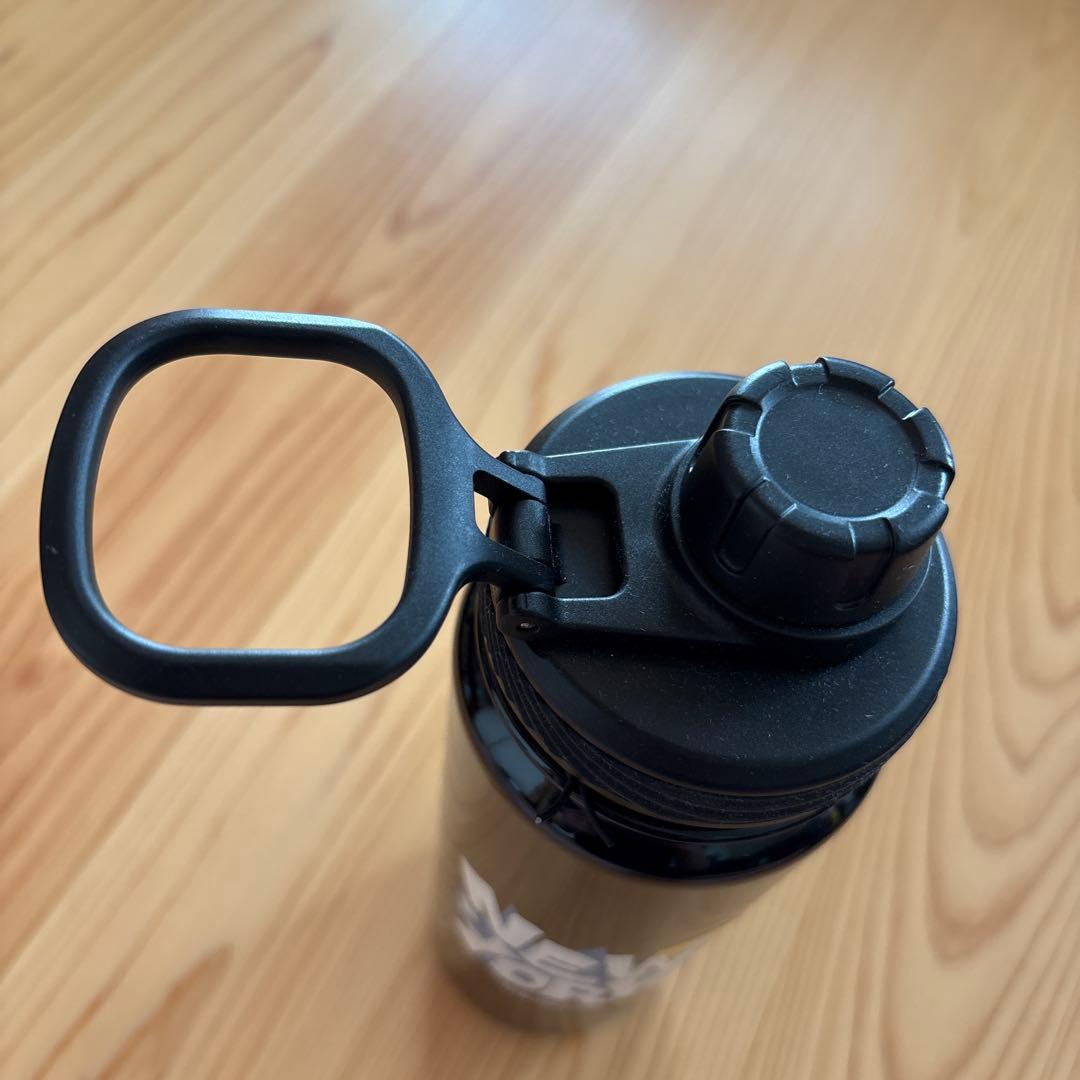 ルルレモン　NY限定ボトル