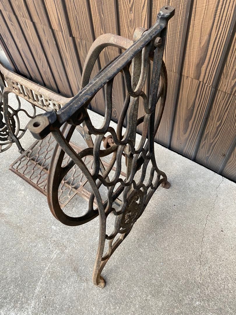 アンティークミシン　脚テーブル　SINGER 足踏みミシン　網目　鉄脚　レア