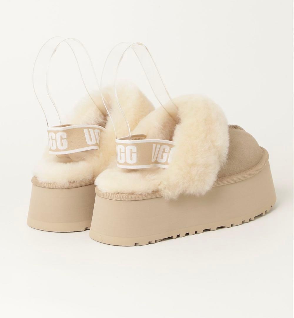 UGG ベージュ 厚底スライドサンダル