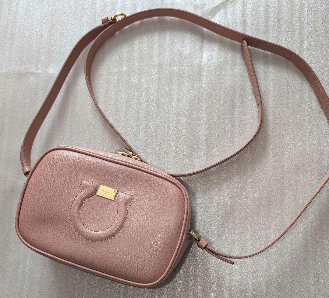 Salvatore Ferragamo フェラガモ ガンチーニ ショルダー未使用