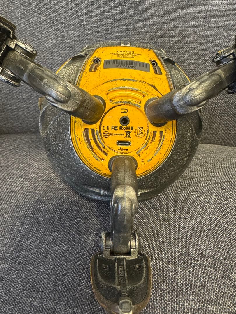 値下げ！Gravastar Bluetoothスピーカー イエロー SFデザイン