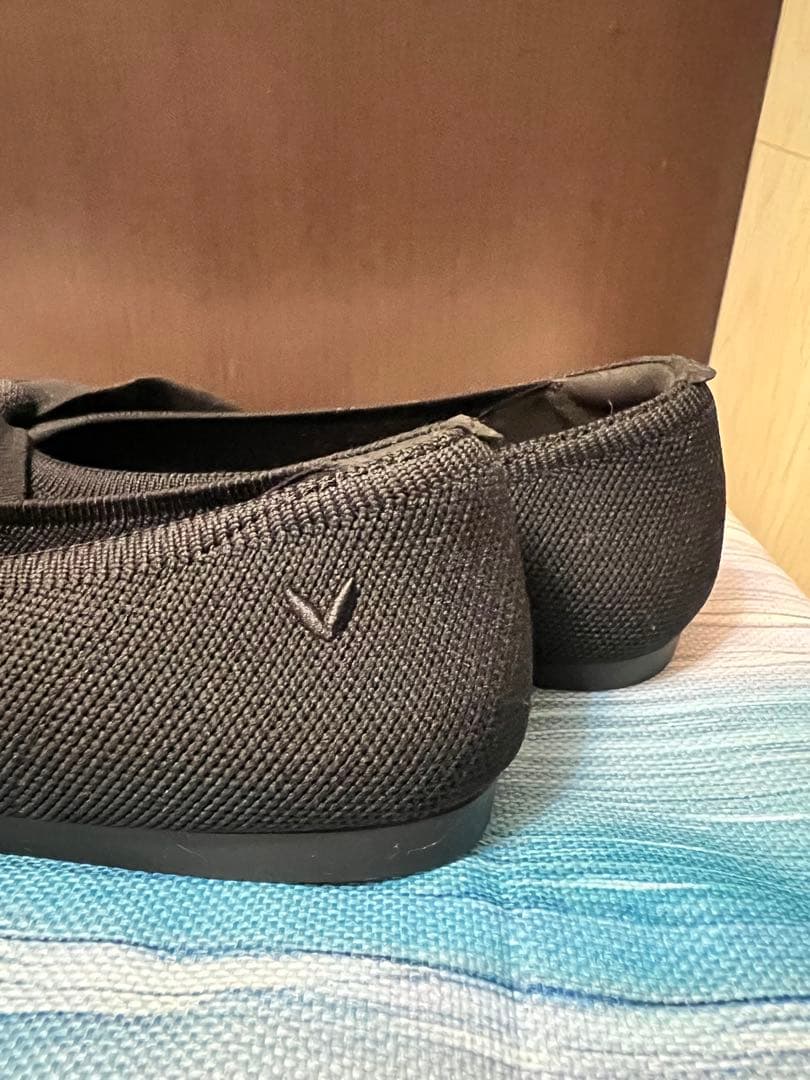 【美品】VIVAIA ブラック フラットシューズ 撥水 リボン 37.5