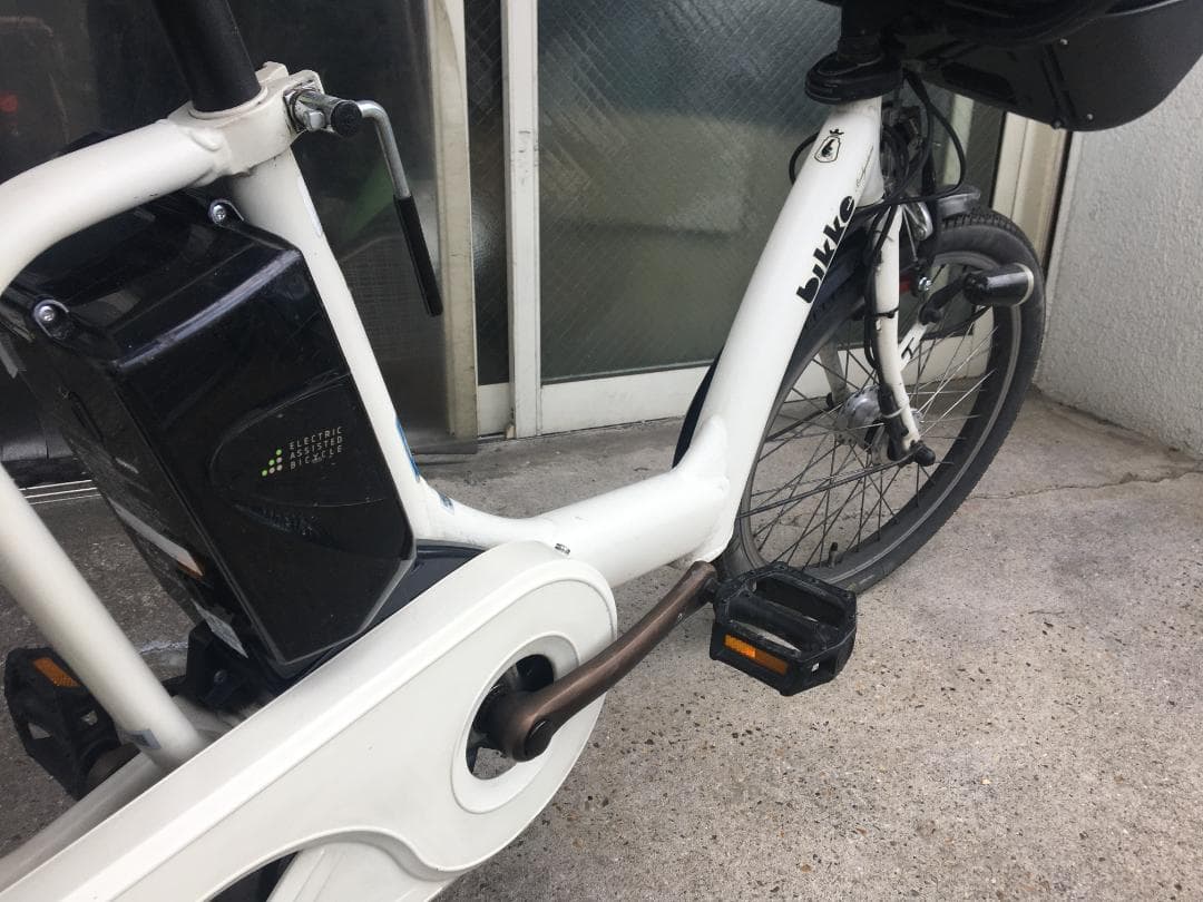 地域限定送料無料　ビッケポーラー　三人乗り　13,2AH　白　神戸市　電動自転車