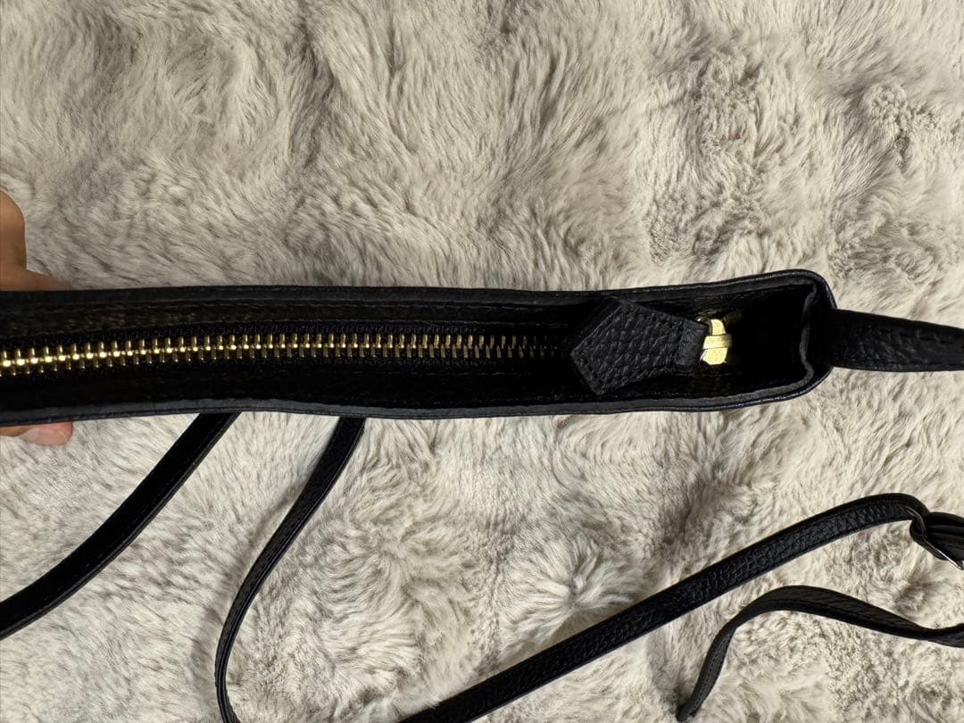 ハッシュタグ　Hush Tug レザー サコッシュ