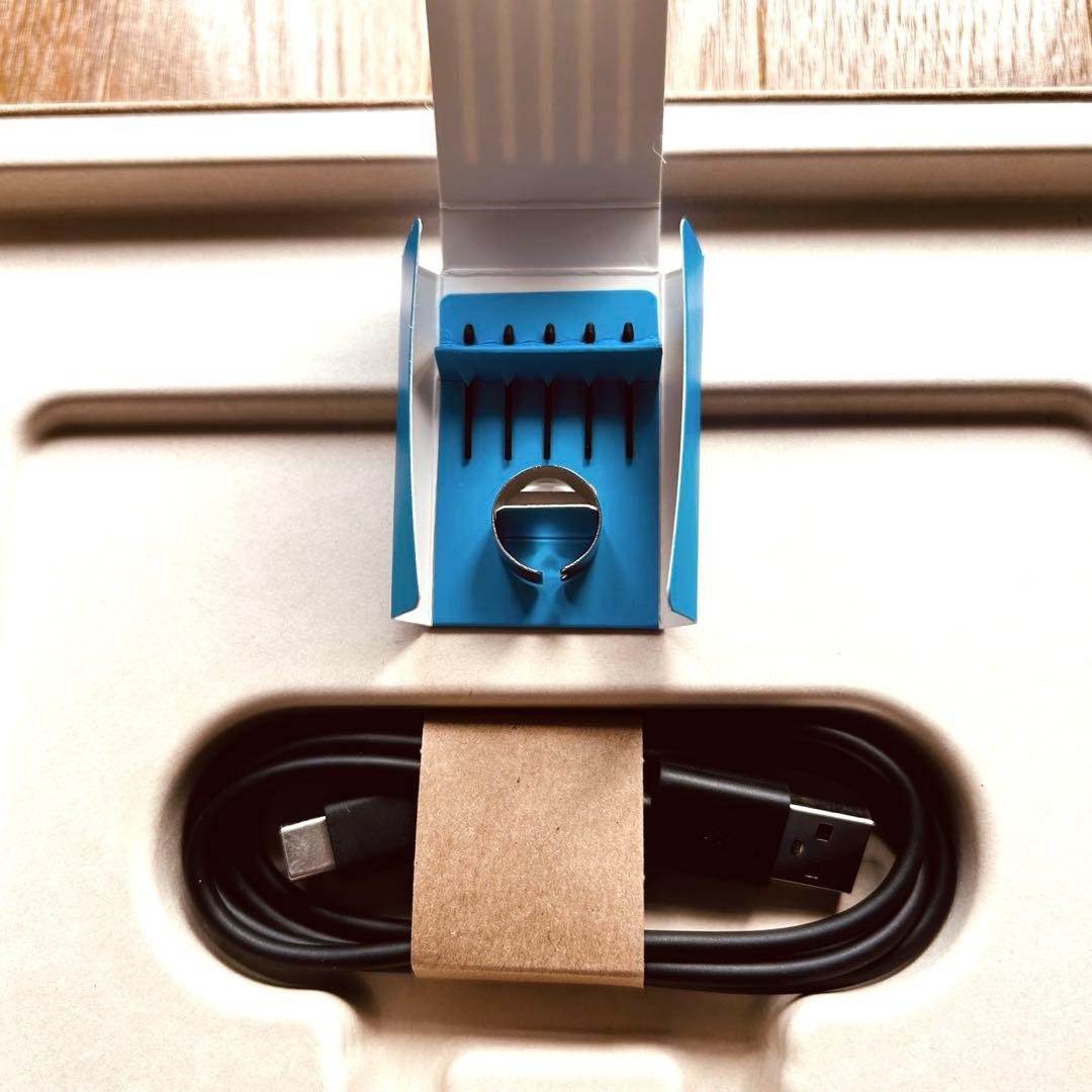 【美品】Kindle Scribe 2024版64GBグリーン純正カバーセット