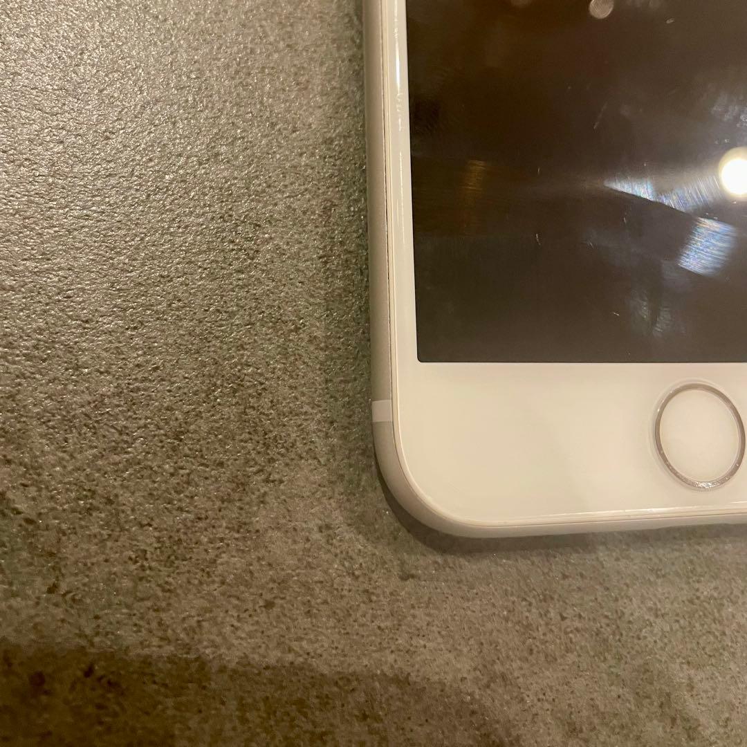 iPhone 8 本体 64GB シルバー SIMフリー 動作確認済