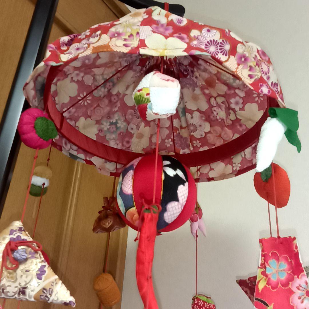 つるし雛　雛祭り飾り 赤色の花柄傘型