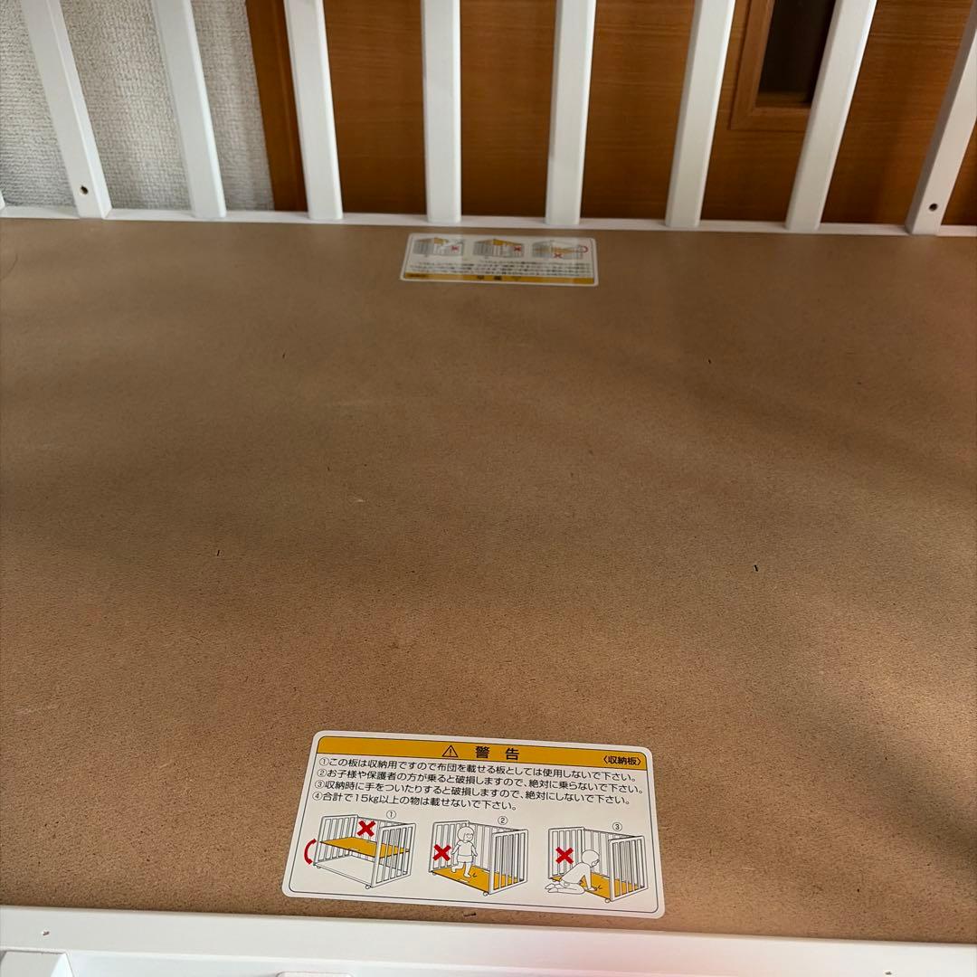 ピ*ツ様 ホワイト ベビーベッド　カトージ　ミニ