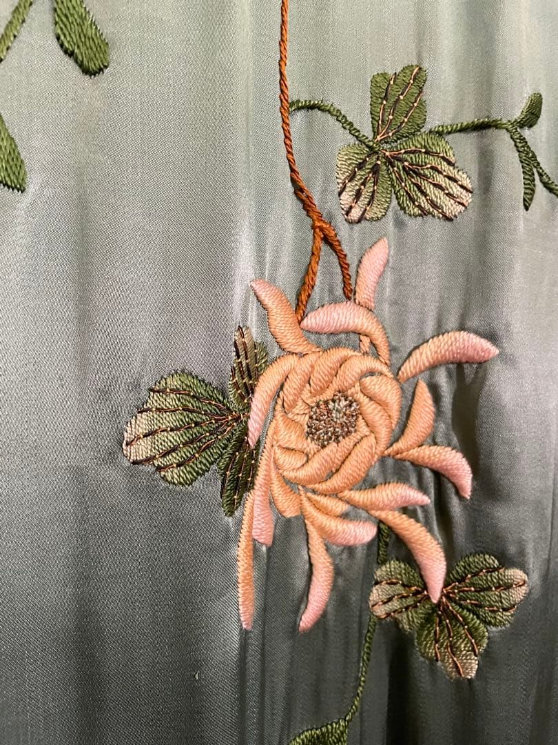 専用　Sunny Vintage ミントグリーンサテン 花柄刺繍 チャイナガウン