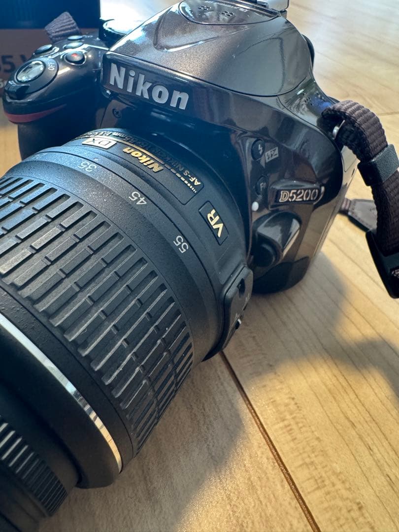 デジタルカメラ Nikon D5200 18-55mm VR Kit + 55-300mm