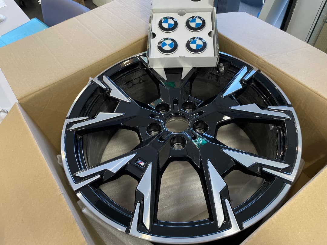  Yスポーク・スタイリング 976M19 ジェット・ブラック バイカラー