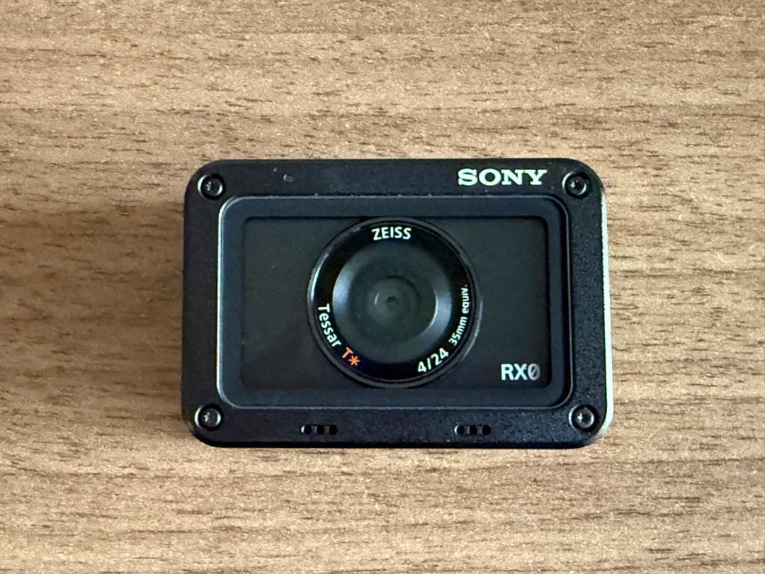 Sony サイバーショット DSC-RX0