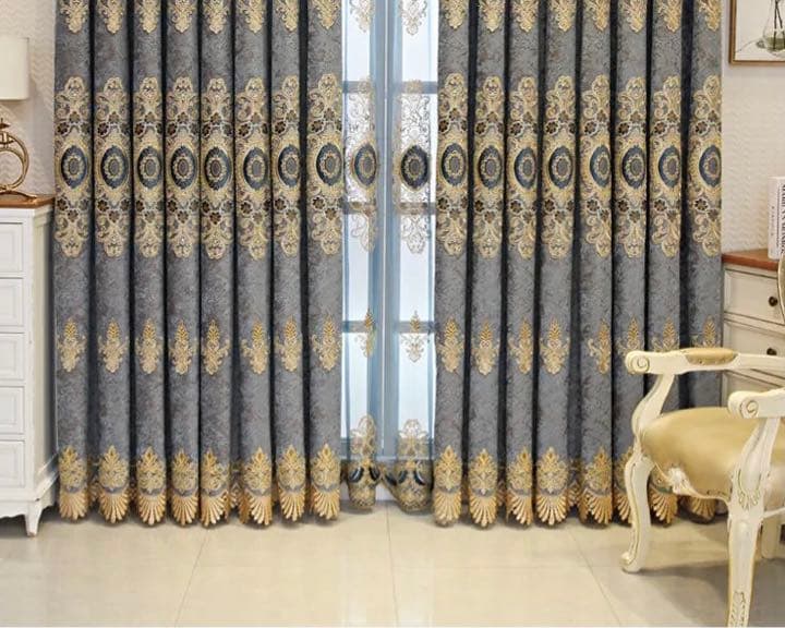 3）オーダー注文品　106番-刺繍入れ高級カーテン