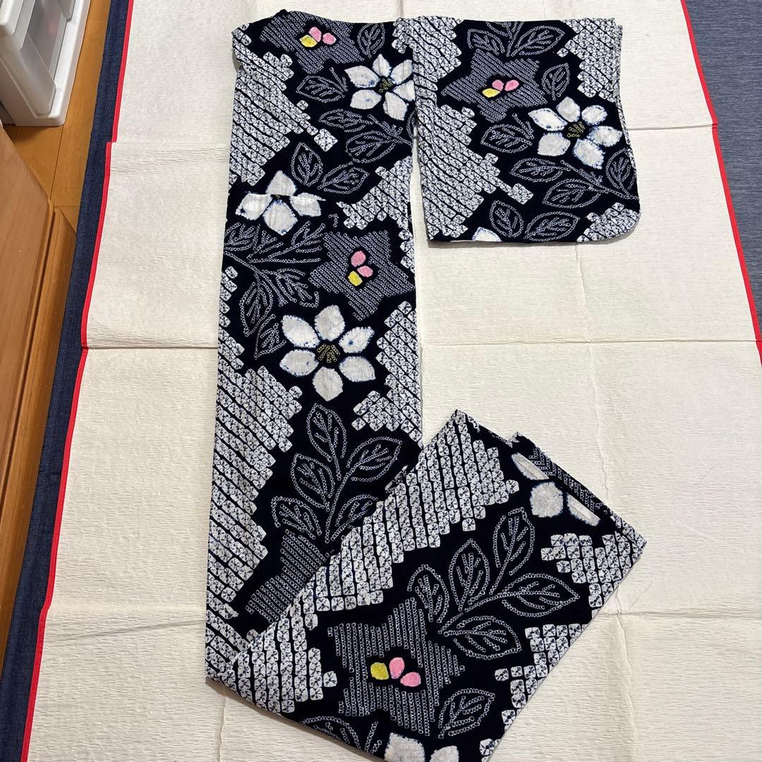 ④有松絞り浴衣 レトロ 紺色白色 花 身丈156