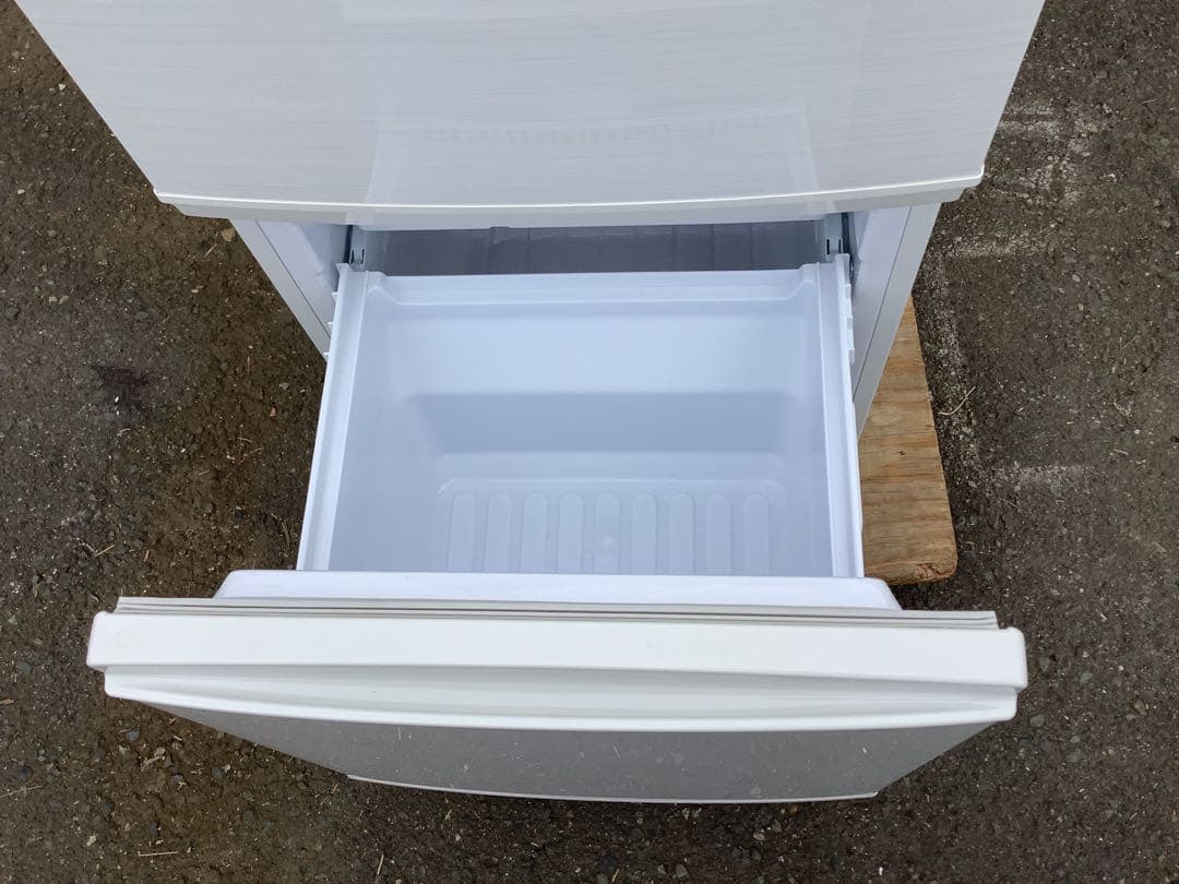 ひまわり 19年製 シャープ 2ドア冷蔵庫 SJ-D14F-W 137L