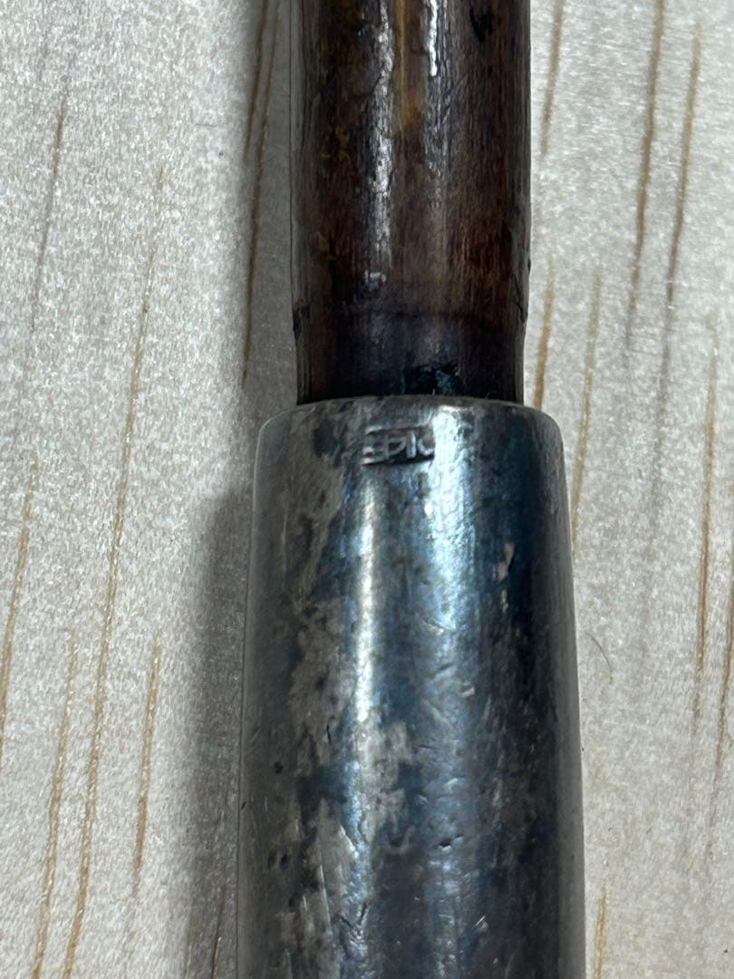 珍品 古い鹿骨の煙管入れと銀製のキセル 印有り