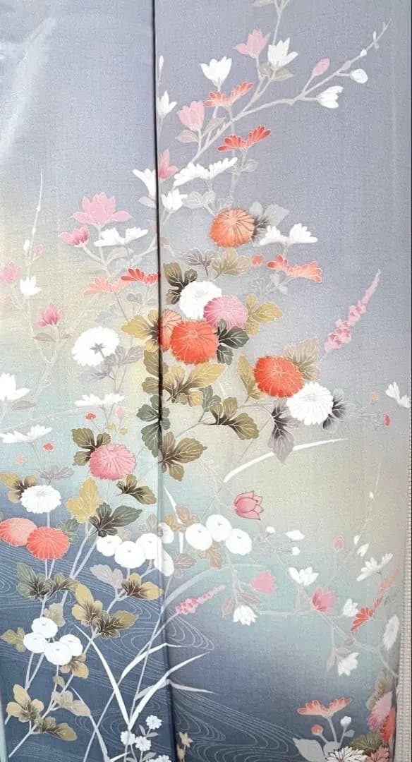 上品聡明なお色柄 上質正絹訪問着 美しい四季の花々 淡い色調グラデーション