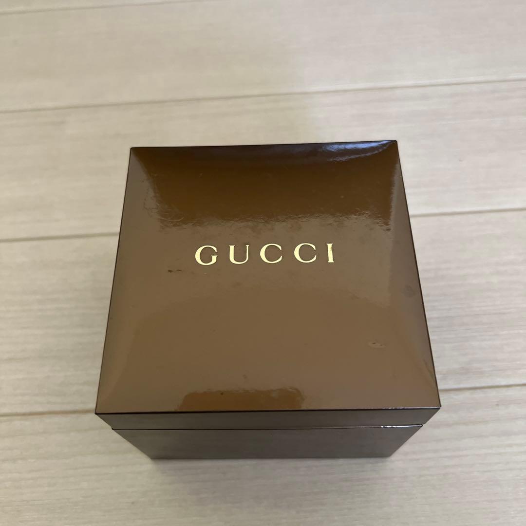 GUCCI ゴールド ブレスレットウォッチ