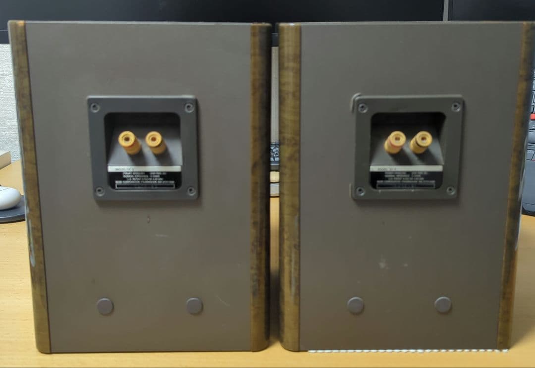 BOSE ブラウン スピーカー　MODEL 121V 2本