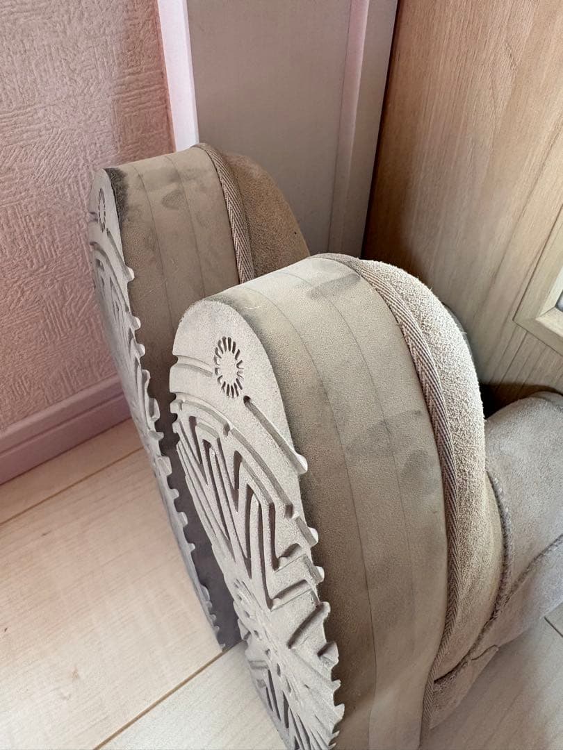 UGG ベージュ クラシックミニプラットフォーム　23.0cm 【最終値下げ】