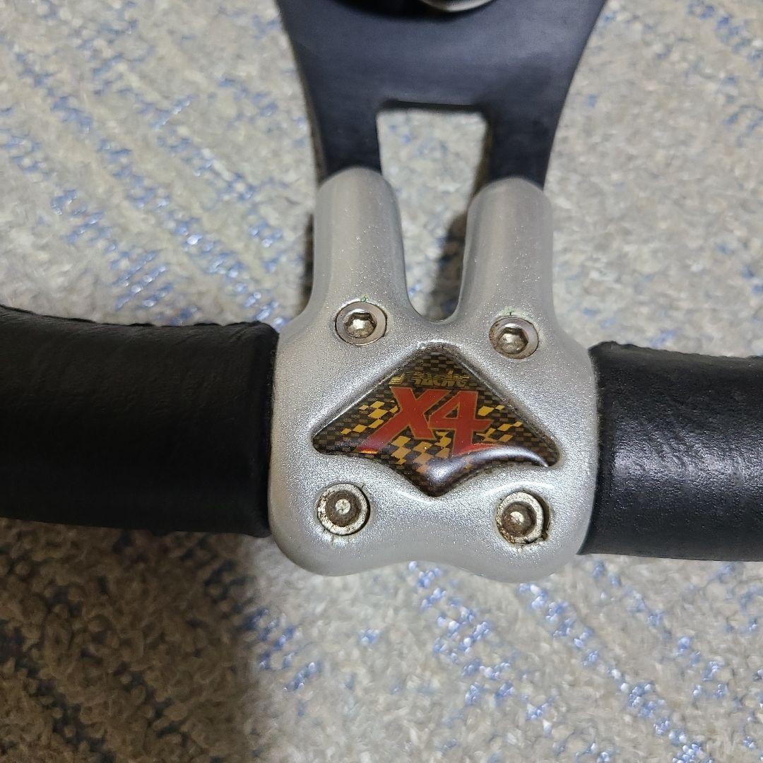 シモーニレーシング X4 スポーツステアリングホイール