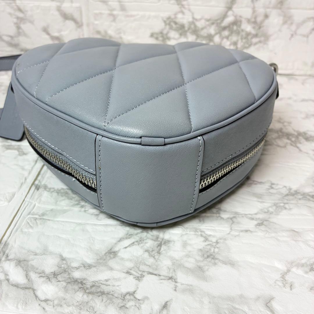 極美品　コーチ ハート クロスボディ キルティング　ショルダーバッグ