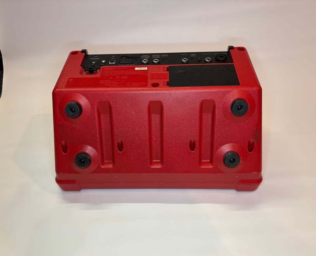 Roland BOSS CUBE Street II スピーカー 赤 アンプ路上
