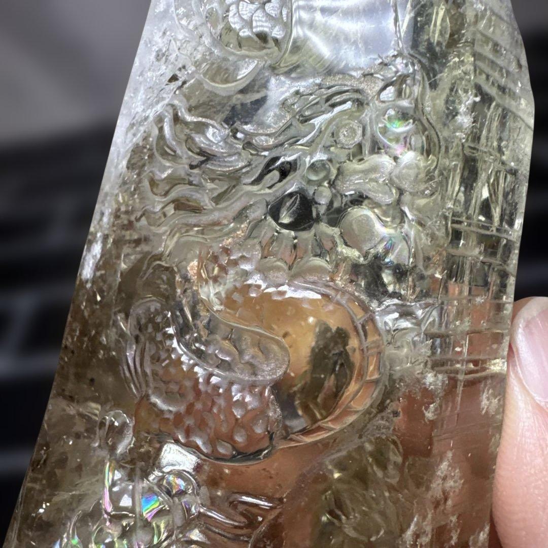 【コレクション】龍彫刻 シトリン原石 747g 高透明 虹入り 台座付