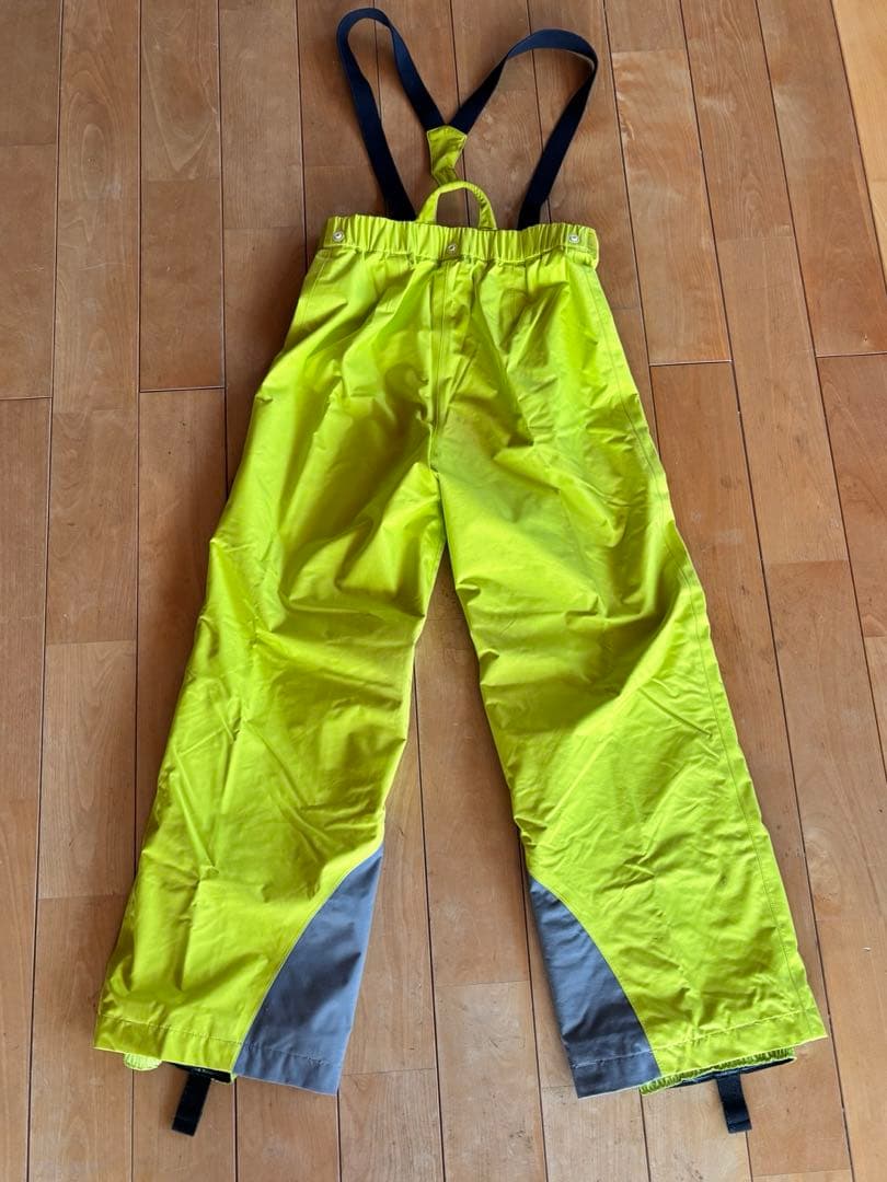 モンベルスキーウェア　上着150 ズボン140