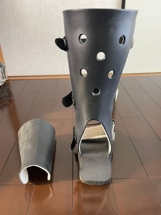 ギプス　左足用　外靴付き