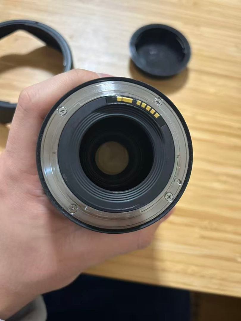 美品Canon EF 16-35mm f4L IS USM の広角ズームレンズ