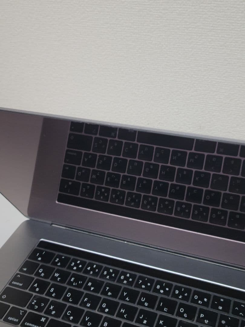 美品　MacBook Pro 15インチ 2019 外箱・付属品付