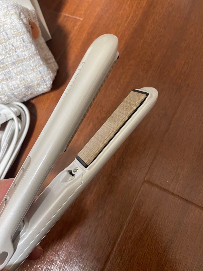 KINUIO ストレートヘアアイロン 本体