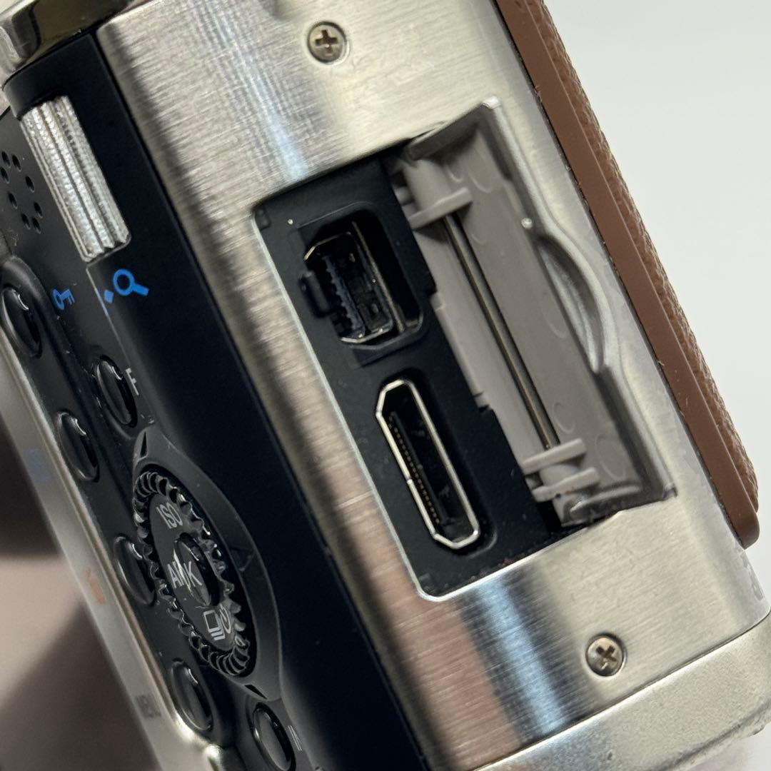 オリンパス E-P2 17mm 1:2.8 パンケーキレンズ付