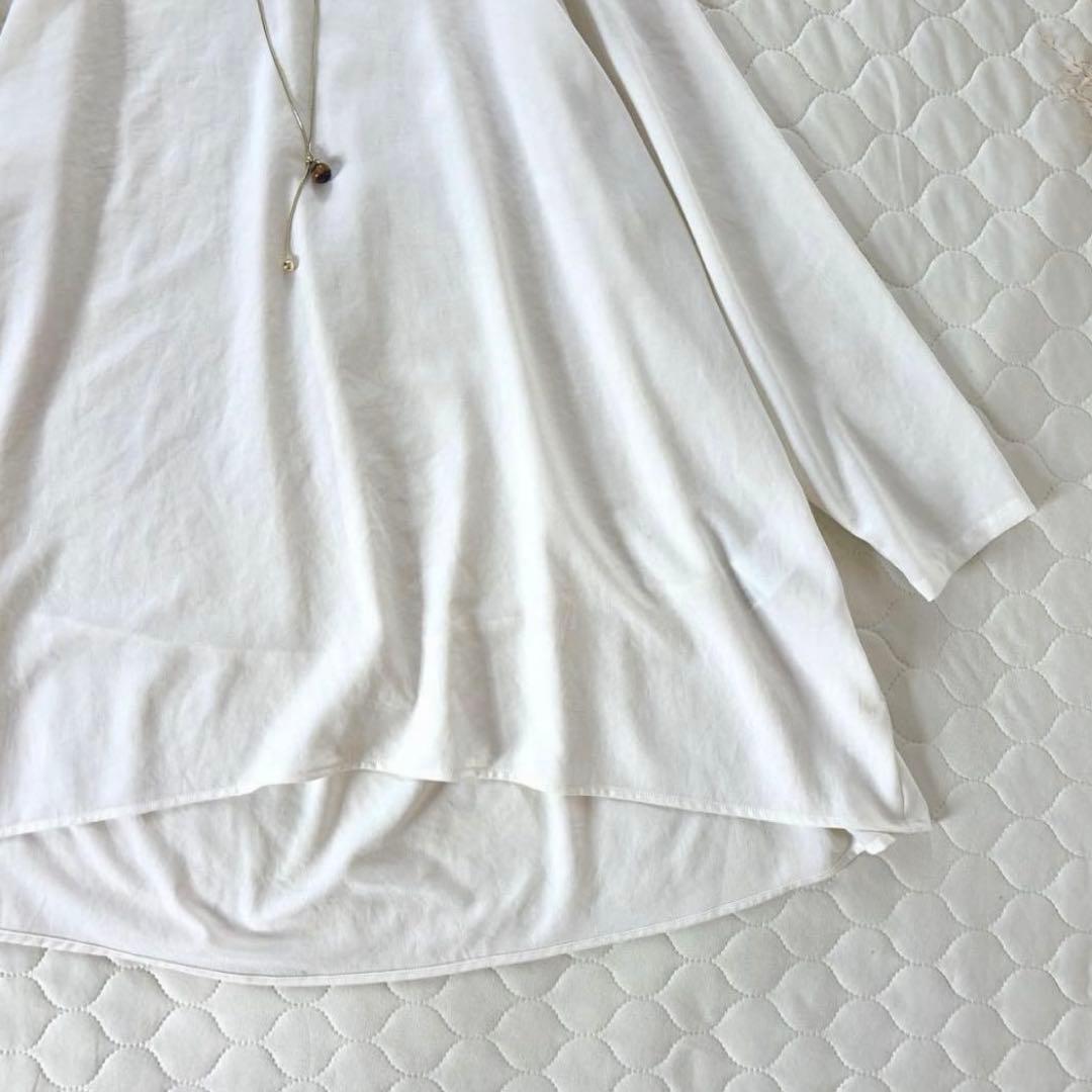 【美品】BEARDSLEY 後ろドレープTブラウス　アイボリー