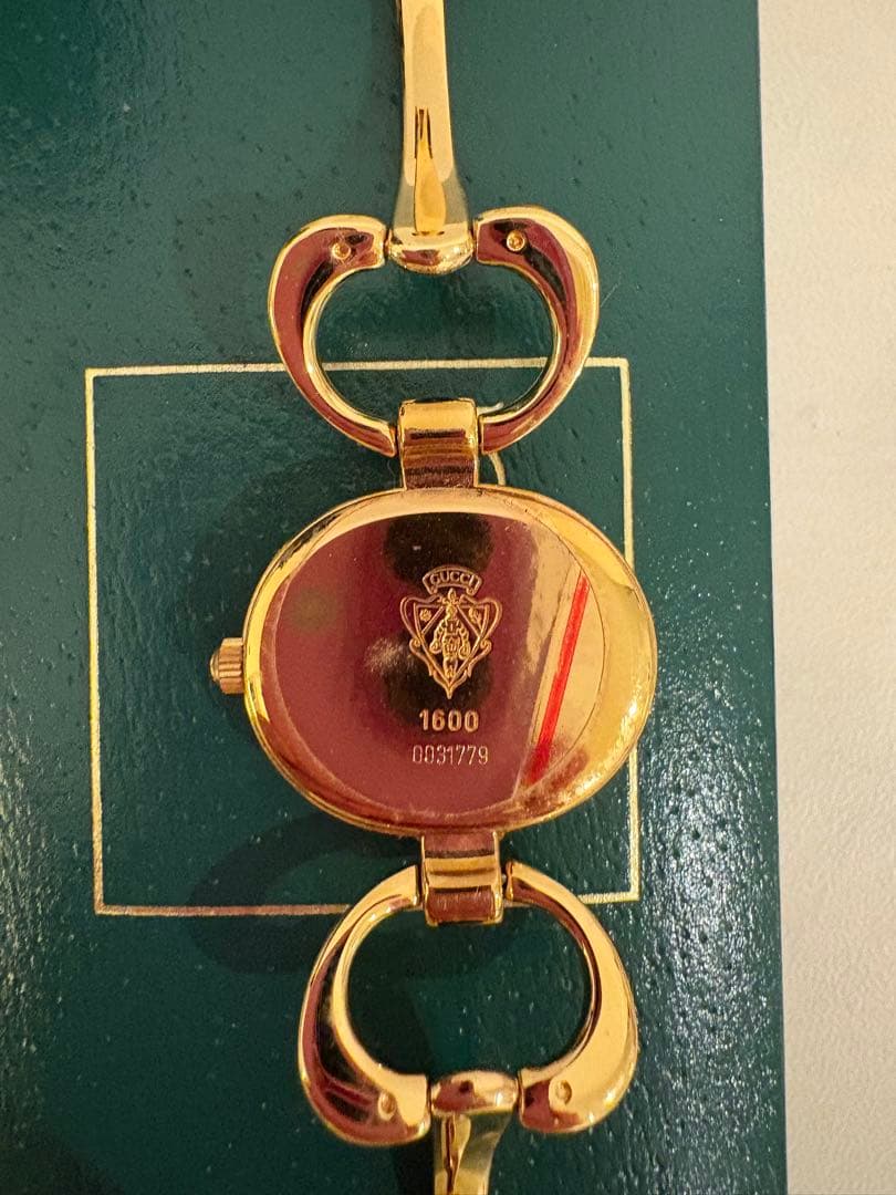 GUCCI ゴールド ハート型リンク 時計 1600