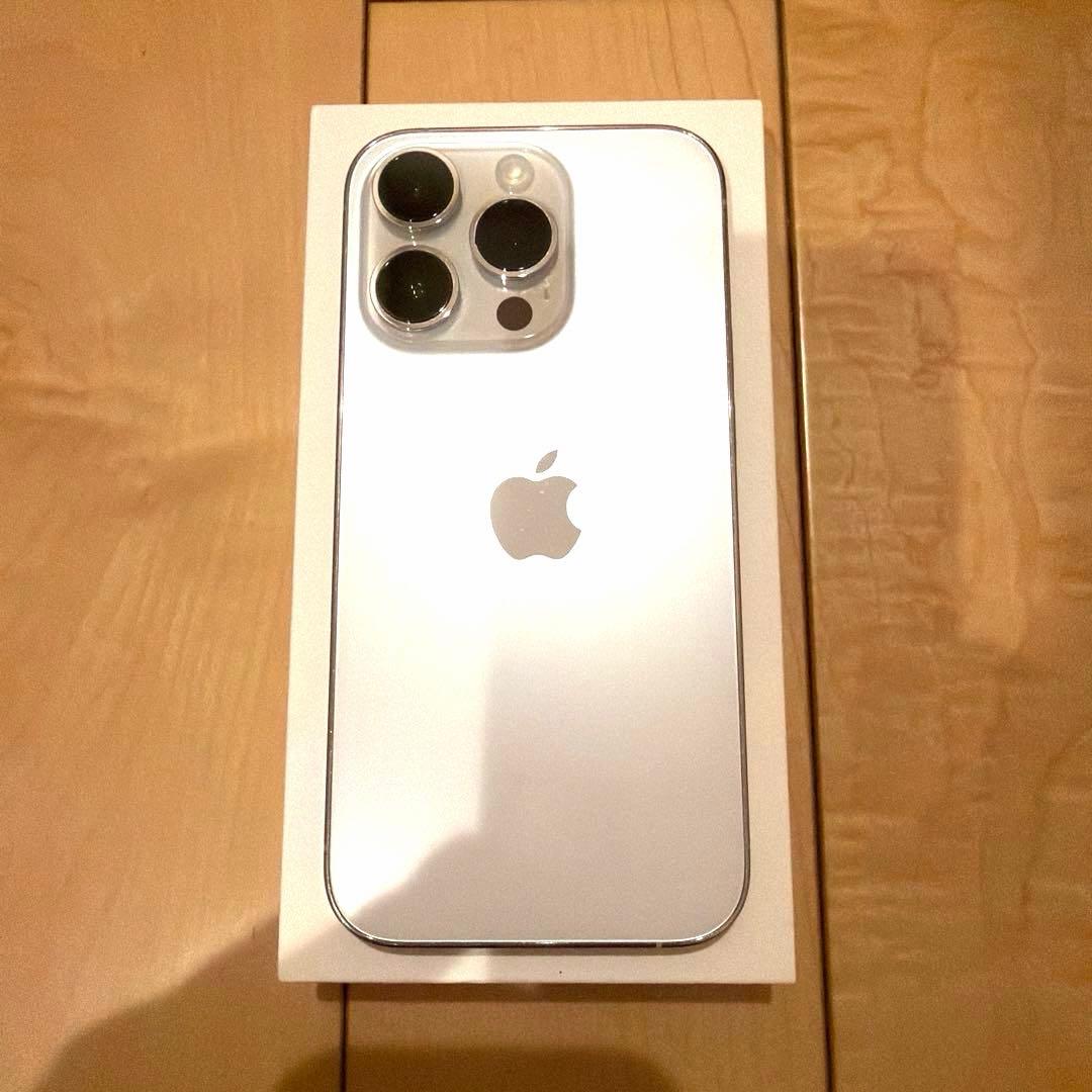 ゆ*あ様 iPhone14Pro 128GB シルバー