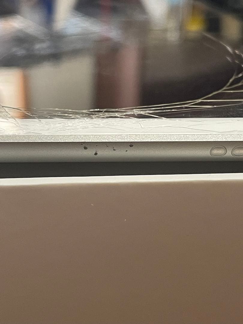 iPad第8世代 Wi-Fi 32GB シルバー　ジャンク品