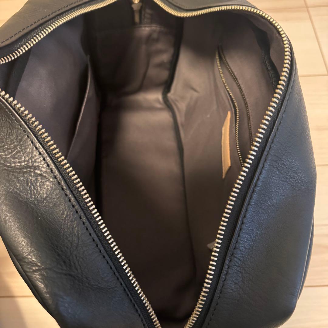 美品　マドリガル　おかかえバッグ　ブラックレザーショルダーバッグ