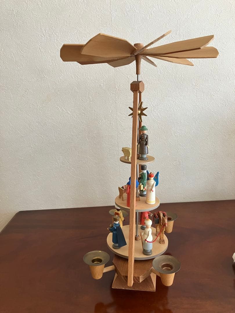 木製クリスマスピラミッド フィギュア付き