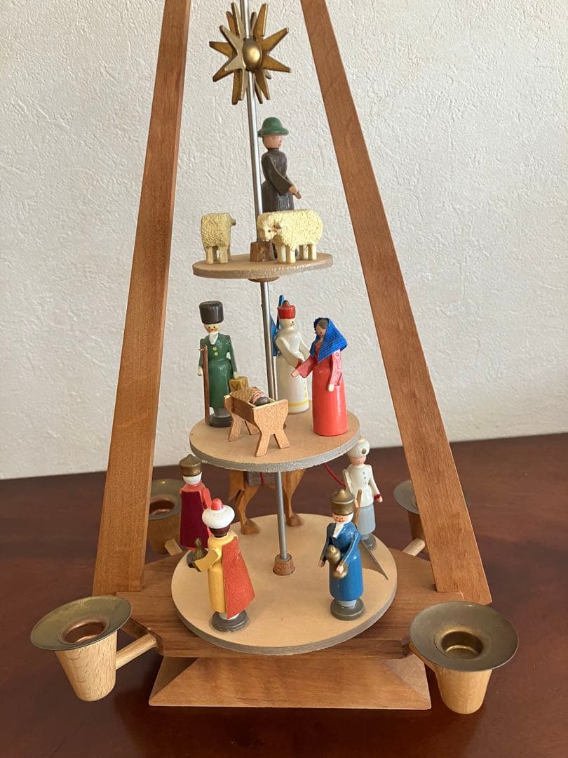 木製クリスマスピラミッド フィギュア付き
